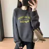 Terciopelo de arroz estilo coreano, bordado de terciopelo con cuentas, diseño de letras, efecto adelgazante, sudadera de hombros caídos para mujer, nueva colección otoño/invierno 2026, C0917W