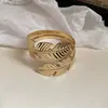 Pulsera Abierta con Textura de Hoja de Metal Pesado Europea y Americana, Pulsera de Estilo Fresco Elegante de Nicho, Lujo Accesible y Joyería de Alta Gama