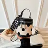 Bolso de cubo de lunares moderno y casual para mujer, nuevo modelo de verano 2026, bolso de hombro simple, bolso cruzado casual para el día a día