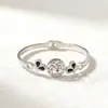Oferta Especial Suministro Directo Nuevo Estilo Moda Europea y Americana Transfronteriza Pulsera de Acero de Titanio para Mujer Joyería de Alta Calidad que No Pierde el Color Adornos de Nácar Blanco