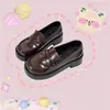 2026 Nueva Moda Otoñal Casual Cómodos Zapatos Cuadrados Pequeños para Uniforme JK Tacones Altos Estilo Universitario Aumentadores de Altura Zapatos Pequeños de Cuero para Mujer