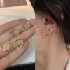 Brincos geométricos irregulares torcidos, brincos pequenos simples para mulheres, temperamento feminino, brincos coreanos, fivela de orelha de celebridade da Internet, joias para orelha