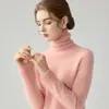 Malha de alta qualidade com gola alta estilosa, construção sem costura para conforto máximo, macia e versátil para outono e inverno, perfeita como uma elegante camada interna.