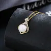 Conceito de Design de Estilo Transfronteiriço, Colar em Forma de Gota com Pérolas Brancas em Estilo Princesa Sereia, Venda Direta do Fabricante