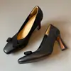 Lujo ligero y sensación de alta gama~Zapatos de mujer de tacón alto de aguja, piel suave, lazo, punta cuadrada, corte bajo, tacón grueso, nuevos zapatos de tacón alto