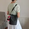 Bolsos populares para mujer de este año 2026 nuevo moderno moda retro bolso de hombro versátil para el día a día bandolera bolso tipo cubo