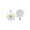 Al por mayor Lindos Accesorios de Joyería Artificial de Resina Colgante de Flor Pequeña Colorida Collar DIY A800897