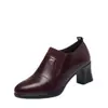 Zapatos de cuero de tacón medio para mujer estilo británico, nuevo modelo otoño 2026, cuero suave, cómodos, antideslizantes, resistentes al desgaste, zapatos que aumentan la altura para madres