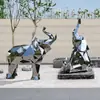 Escultura de Animal Geométrico com Acabamento Espelhado em Aço Inoxidável Personalizada para Exterior Facetada Geométrica Elefante Decoração de Escritório de Vendas em Shopping