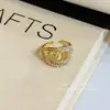 Anillo de Corazón con Cierre Dorado Vintage de Lujo Ligero y Gama Alta, Anillo para Dedo Índice con Diseño de Nicho Retro y Único