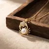 Collar de Cangrejo con Perlas Microincrustadas Versátil de Personalidad de Venta Caliente Transfronteriza, Joyería de Cadena para Clavícula Versátil de Lujo Ligero de Nicho de Gama Alta