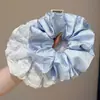 Diadema de pelo de gran tamaño con rayas plisadas azul claro para coleta estilo coreano suave ambiente perezoso accesorio de tela para el pelo