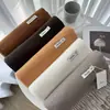 Jm Versión Coreana Versátil Color Sólido Cachemira Sintética Rojo de Año Nuevo Bufanda Otoño e Invierno Cálida Unisex Moda Estilo Borla