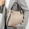 Bolsas para Mulheres 2025 Novo Estilo Alça Larga Bolsa de Ombro Feminina para o Trabalho Grande Capacidade Bolsa Transversal tipo Balde Bolsa de Mão de Luxo