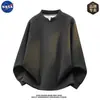 Sudadera de alta calidad, minimalista, con cuello en V y manga larga de la marca NASA para hombre, un top casual y moderno de otoño que se puede combinar fácilmente con otros atuendos.