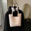 2026 Nova Bolsa Tote de Urso Macia e Fofa, Bolsa de Ombro Grande Capacidade para o Dia a Dia, Bolsa Feminina Versátil de Nicho de Alta Qualidade