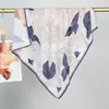 Bufanda Cuadrada Pequeña de Algodón y Lino Estilo Británico Retro de Lujo Accesible de Gama Alta para Mujer 68cm con Decoración Estilo Occidental y Bufanda Versátil