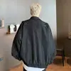 Chaqueta retro de estilo americano con remaches y pliegues, nueva colección primavera/otoño para hombre, moderna y elegante, con un ambiente único y sofisticado