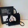 Bolsa de Grande Capacidade Bolsa de Mão Moda Nova Outono e Inverno 2025 Bolsa de Ombro Transversal Versátil Bolsa Tote Simples Retrô