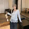 Colección Otoño 2026: Camiseta de encaje patchwork atractiva para mujer de talla grande, con diseño de dos piezas falso y cintura con cordón