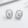 Pendientes de Botón Geométricos Retro de ABS con Perlas de Imitación, Pendientes Metálicos de Alta Gama para Mujer, Pendientes Sencillos y Versátiles para el Día a Día con Estilo Elegante