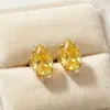 Brincos Pequenos e Delicados para o Dia a Dia, Comparáveis a Brincos de Diamante Rosa Corte Flor de Gelo Gota D'água, Exquisitos Brincos Diários de Diamante Amarelo em Formato de Pera Gota para Mulheres