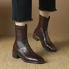 Botas de Mujer Negras Gruesas Medias de Caña Corta de Comercio Exterior 33 Simples Nuevas de Deseo Cabeza Cuadrada Botas de Jinete de Agarre Manual 43 Botas con Tacón