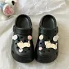 Zuecos Súper Lindos con Tema de Gato Negro para Mujer con Suelas Gruesas, Diseño Integrado, Nuevas Sandalias Cerradas de Verano 2026 para Uso en Exteriores