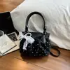 Bolsa de mão de alta costura estilo coreano com poás para mulheres, nova 2026, bolsa versátil e estilosa de ombro e transversal para o dia a dia e viagens
