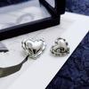 Moda Amor Diamante Metal Botão Simples Pêssego Coração Pequeno Chanel Estilo Botão Casaco Terno Fivela Decorativa em forma de coração