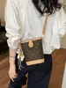 Bolsa Pequena Super Popular para Mulheres, Novo Modelo 2026, Design de Nicho, Bolsa de Celular Saco com Monograma, Toque de Luxo, Bolsa de Ombro Único Transversal