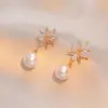 Aretes para Mujer, Aretes de Flor Corazón con Circonita Micro-pavimentada de Cobre, Nueva Moda de Nicho, Diseño Simple, Joyería de Temperamento y Versátil