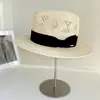 Sombreros Fedora Estilo Caballero Calado Sombrero Jazz para Mujer, Sombrero de Paja Protector Solar de Verano, Sombrero de Paja de Seda Marrón de Tres Partes Estilo Old Money Moderno