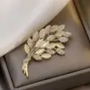 Mariposa Incrustada de Diamantes de Venta Caliente Transfronteriza Broche Versátil Simple Flor Pin Antiexposición Accesorios para Ropa Ramillete Mayoreo