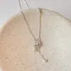 Colar com Pingente Flor Oca Cauda de Peixe Estrela e Lua, Criativo, Simples, Versátil, Nova Corrente para Clavícula com Design de Nicho Estilo Ins