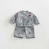 [No se aceptan devoluciones ni cambios] Conjunto Estampado de Estrellas Otoño 2026 Ropa de Bebé Chaqueta de Béisbol con Estampado Completo y Conjunto de Pantalones de Chándal Zqt6307