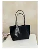 Lenço de seda de moda retrô para comércio exterior, bolsa tote grande para mulheres, nova bolsa tote simples casual de grande capacidade, bolsa de ombro para o dia a dia, moderna