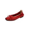 Sapatilhas femininas de corte baixo feitas de couro bovino de primeira camada, novo estilo de outono, sapatos de couro genuíno com bico quadrado, laço e sola macia, sapatos boneca de cano baixo