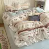 Nuevo Estilo Coreano Estampado de Dibujos Animados Juego de Cuatro Piezas de Lana de Leche Estilo Princesa Encaje Doble Cara Lana A-Class Juego de Tres Piezas para Dormitorio Venta al por Mayor