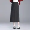 Falda sencilla de lunares para mujer, nuevo estilo otoño/invierno 2026, falda midi de línea recta adelgazante con una caída elegante y a la moda