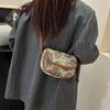2025 Nueva Moda Tendencia Estilo Étnico Bloques de Color Estampado de Leopardo Bolso Cuadrado Pequeño Bolso de Hombro Cruzado Tipo Sillín Bolso para Mujer