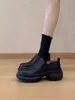 Mocassins vintage de couro genuíno para mulheres, novo modelo 2026, sapatos de plataforma com sola grossa, sapatos de couro slip-on estilo britânico com bico redondo