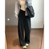 Suave y cómodo, mezcla de lana suave y delicada, confección con bolsillo de parche tridimensional, cintura elástica, pantalones de pierna curva T0922Y