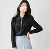 Nova Camisa Clássica de Outono 2026 com Gola Ponta e Manga Média, Blusa Branca de Cetim Elegante para o Trabalho, Madura para Mulheres
