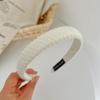 Banda para el cabello de esponja de alta calidad con diseño de cráneo en color crema, ideal para combinar con todo, ideal para tarjetas de colores lisos, accesorios para el cabello para lavarse la cara, estilo japonés y coreano.