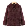 Novas peças de outer wear de outono e inverno para mulheres de meia-idade e idosas, apresentando designs estilosos e elegantes adequados para avós, opções plus size e tops chiques para mulheres maduras