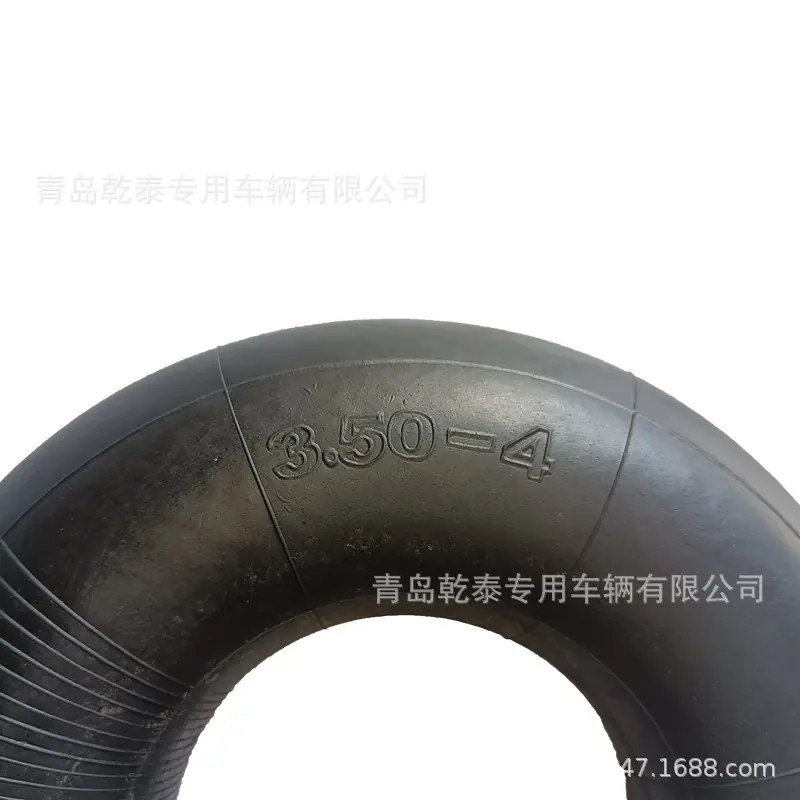 白 底11