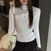 Camiseta Interior de Malla Patchwork Cuello Medio Alto W para Mujer Diseño Otoño 2026 Sentido de Diseño Nicho Capa Interior Moda Temperamento Versátil Top