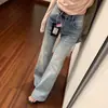 Calça jeans flare azul claro de cintura alta para mulheres, novo estilo outono 2026, emagrecedora, moderna e valoriza silhuetas petites, não é apertada