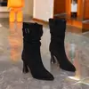 Botas Arredondadas de Salto Alto Bico Fino para Mulheres, Novo Estilo Outono e Inverno 2026, Botas Slim Ultra Estilosas com Salto Bloco e Fivela, Elegantes Botas de Cano Médio